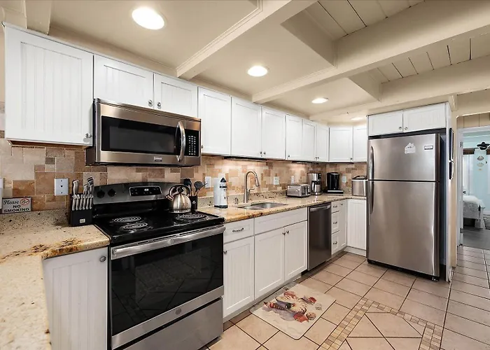 Beautiful Direct Ocean Front Townhome In Sea Village With Relaxing Ocean Views! Holiday home *