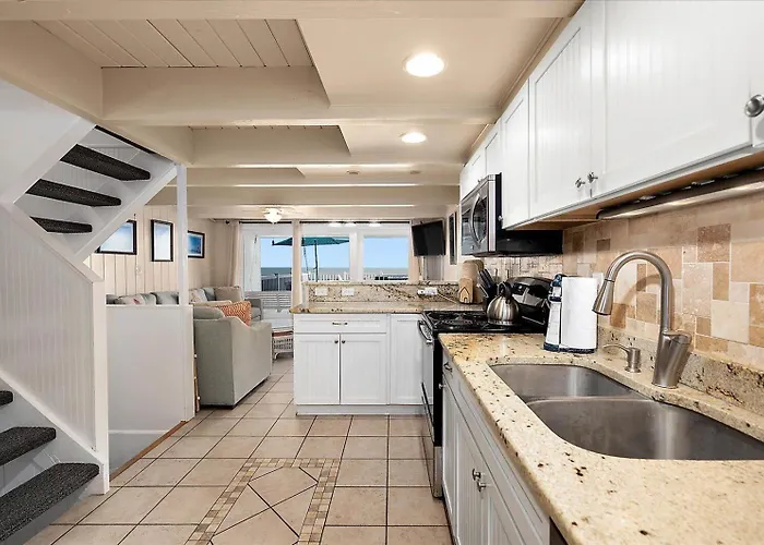 Beautiful Direct Ocean Front Townhome In Sea Village With Relaxing Ocean Views! Holiday home *