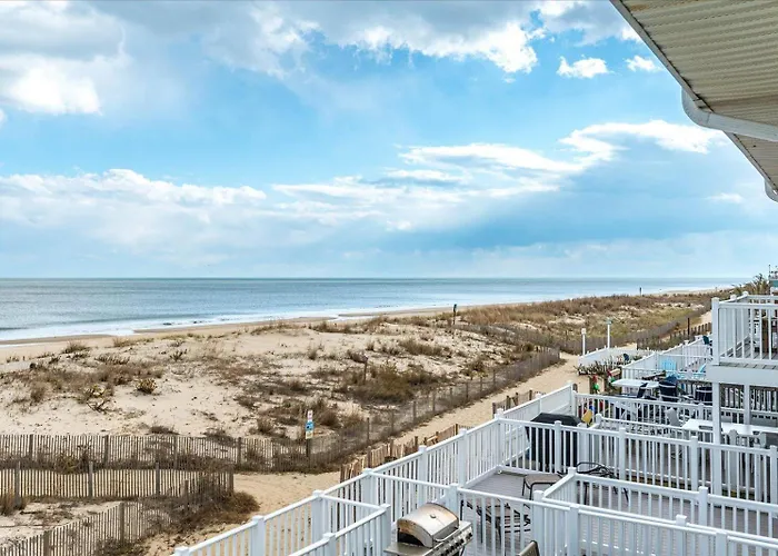 Beautiful Direct Ocean Front Townhome In Sea Village With Relaxing Ocean Views! Holiday home