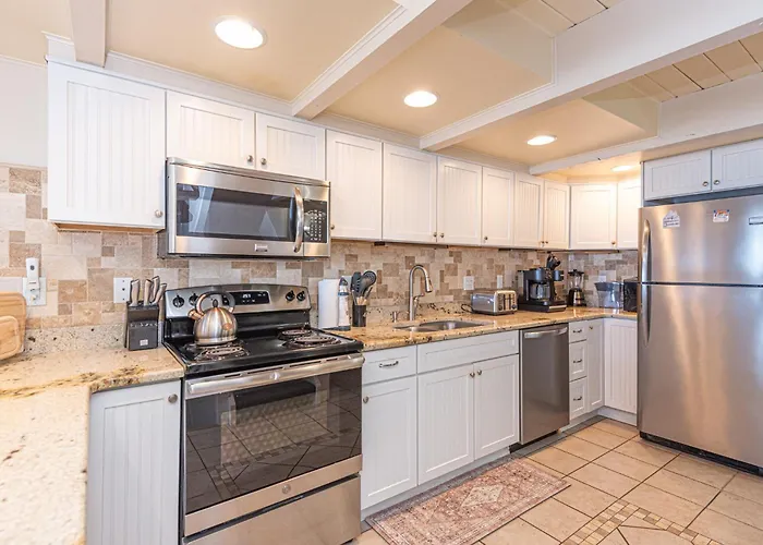 Beautiful Direct Ocean Front Townhome In Sea Village With Relaxing Ocean Views! Holiday home
