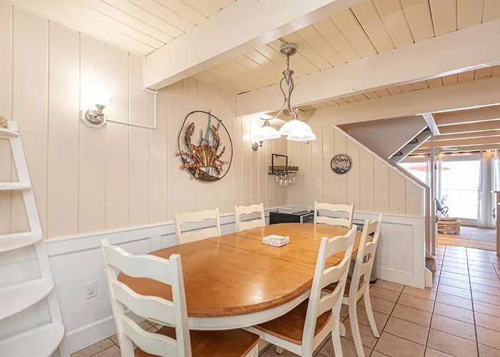 Beautiful Direct Ocean Front Townhome In Sea Village With Relaxing Ocean Views! *