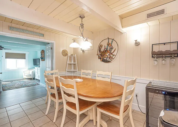 Beautiful Direct Ocean Front Townhome In Sea Village With Relaxing Ocean Views! Holiday home *