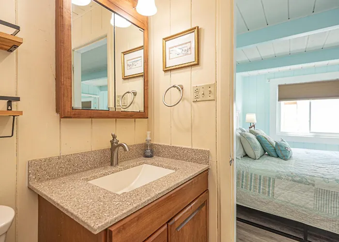 Beautiful Direct Ocean Front Townhome In Sea Village With Relaxing Ocean Views! Ocean City